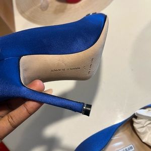 Manolo Blahnik Hangisi Satin Pumps (Royal Blue)